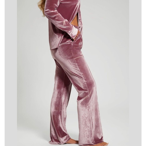 GUESS Velour Cate Pajama Set in vineyard purple - Picture 6 of 11